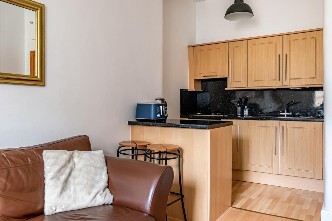 Amazing Apartments - Dalgety St - Near Holyrood Edimburgo Esterno foto
