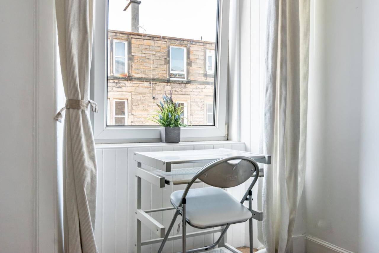 Amazing Apartments - Dalgety St - Near Holyrood Edimburgo Esterno foto