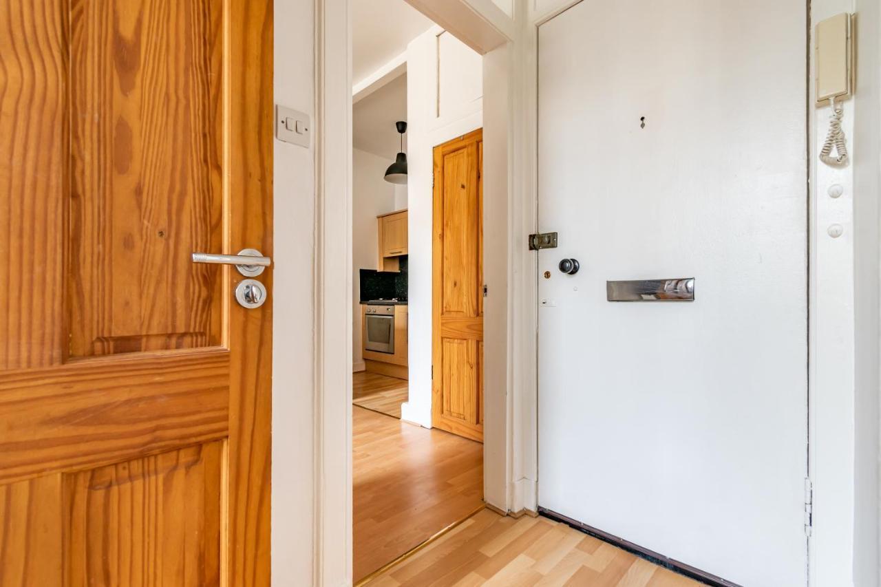 Amazing Apartments - Dalgety St - Near Holyrood Edimburgo Esterno foto